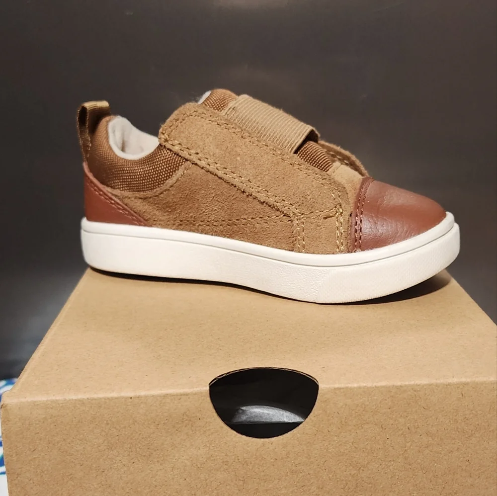 UGG Rennon Sneakers - Picture 7 of 8